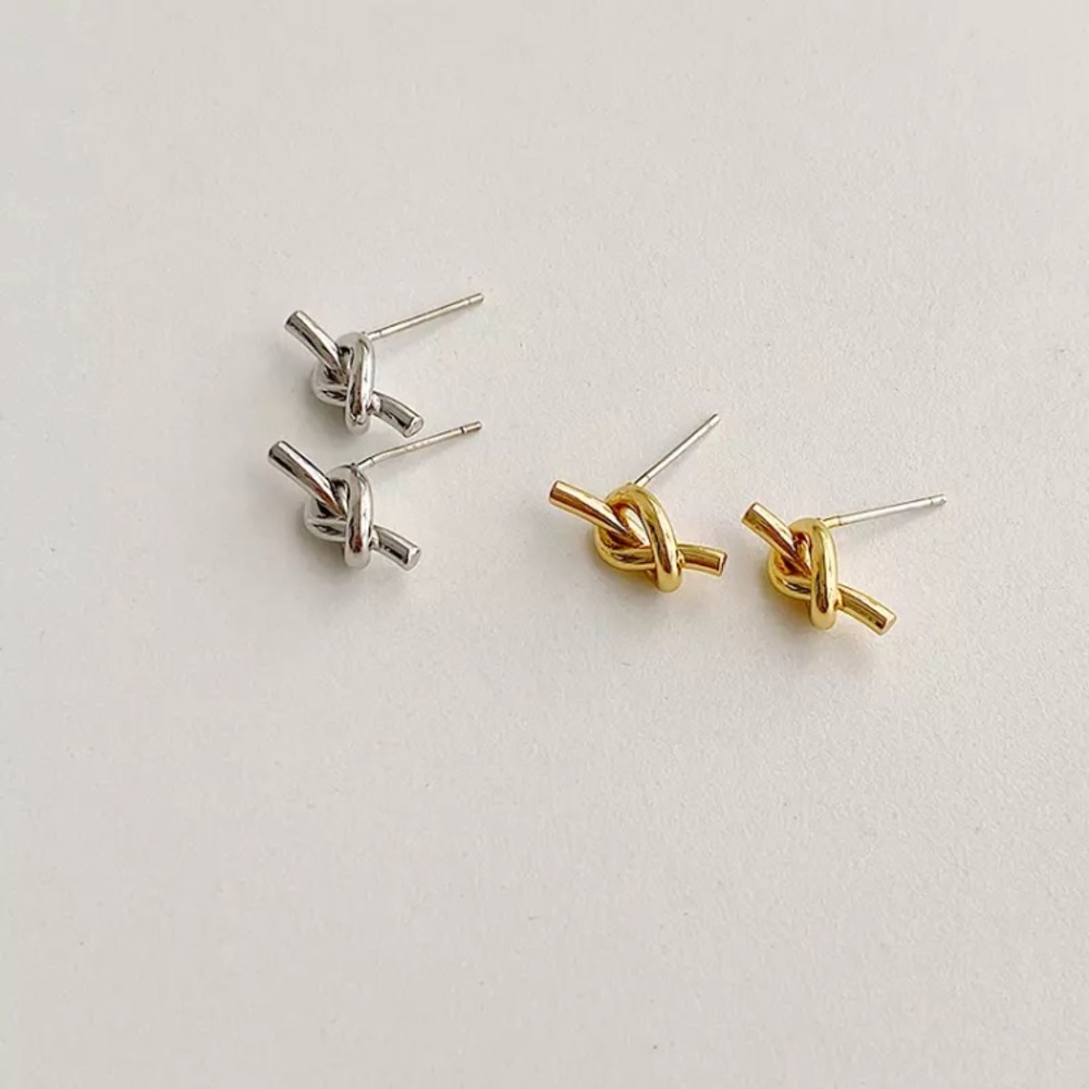 “Tie the Knot” Pretzel Twist Minimalist Gold Stud Dainty Bridesmaid/Gift Earring - Picture 4 of 9